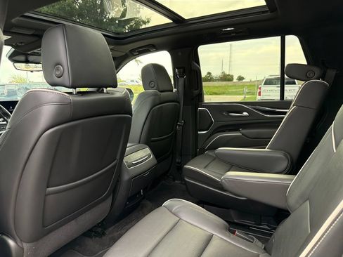 Used 2024 Cadillac Escalade Sport AWD/4WD image 18