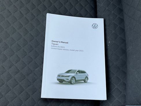 Used 2021 Volkswagen Tiguan S image 31