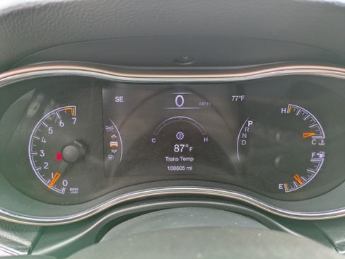 Used 2016 Jeep Grand Cherokee Laredo 75th Anniversary image 26