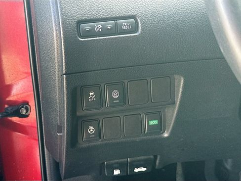 Used 2018 Nissan Rogue Sport SL w/ SL Premium Package FWD image 10