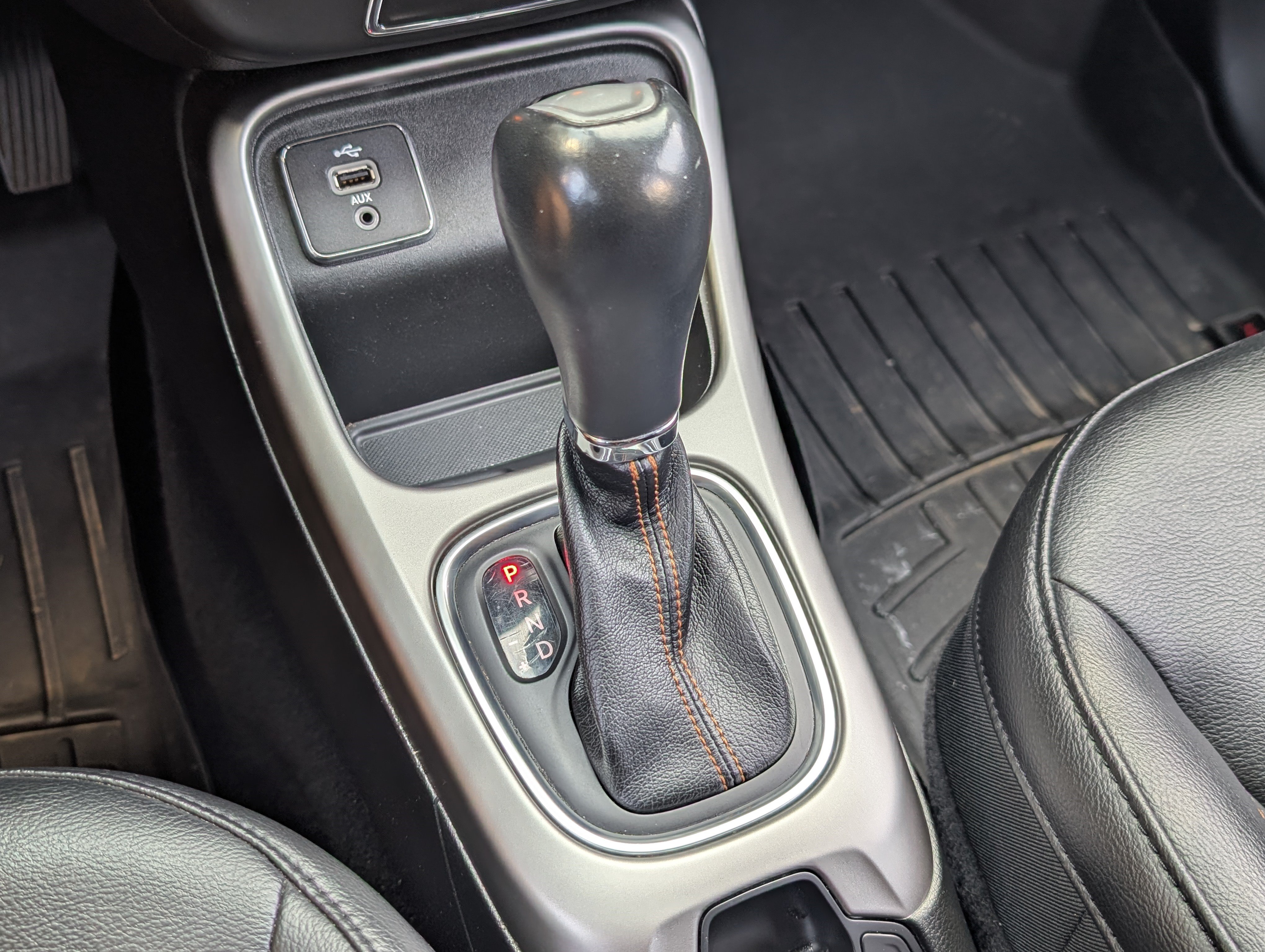 Used 2018 Jeep Compass Latitude FWD image 28
