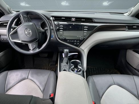 Used 2020 Toyota Camry XLE w/ Driver Assist Package FWD image 7