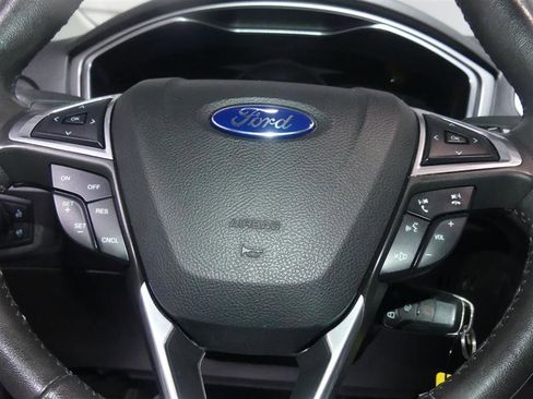 Used 2016 Ford Fusion SE image 30