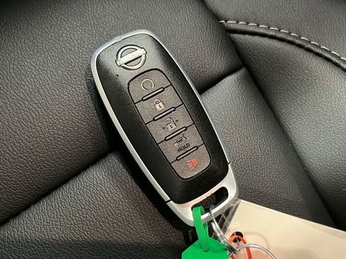 Used 2025 Nissan Murano SV AWD/4WD image 20