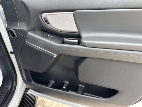 New 2026 Ford Expedition Active image 24