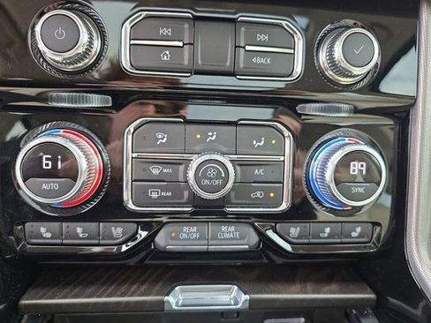 Used 2021 GMC Yukon Denali w/ Denali Premium Package image 22