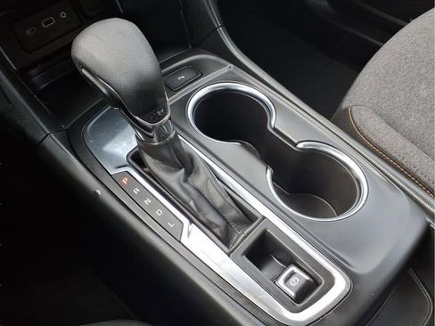 Used 2023 Chevrolet Equinox LT w/ Driver Convenience Package image 11