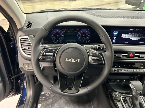 New 2026 Kia Seltos EX image 13