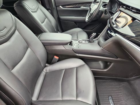 Certified 2023 Cadillac XT6 Premium Luxury w/ Technology Package FWD image 12