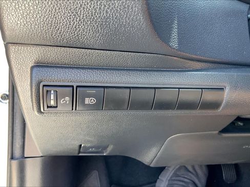 Used 2023 Toyota Corolla LE FWD image 33