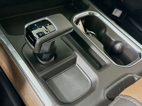 New 2026 Chevrolet Silverado 1500 High Country AWD/4WD image 19