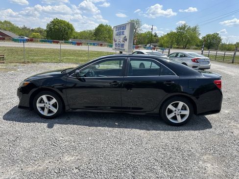 Used 2014 Toyota Camry SE image 8