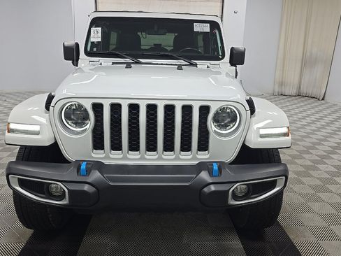 Used 2023 Jeep Wrangler Unlimited Sahara w/ Cold Weather Group AWD/4WD image 3
