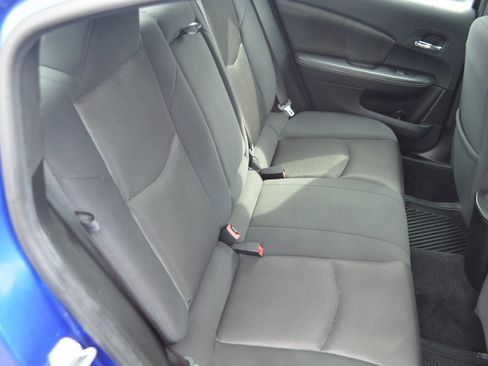 Used 2014 Dodge Avenger SE image 26