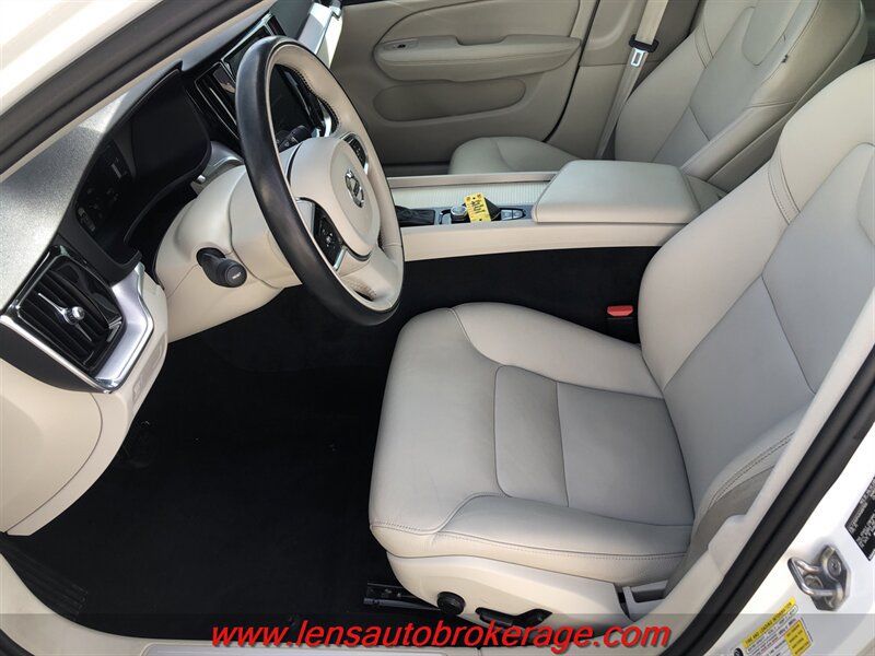 Used 2019 Volvo S60 T5 Momentum w/ Premium Package FWD image 11