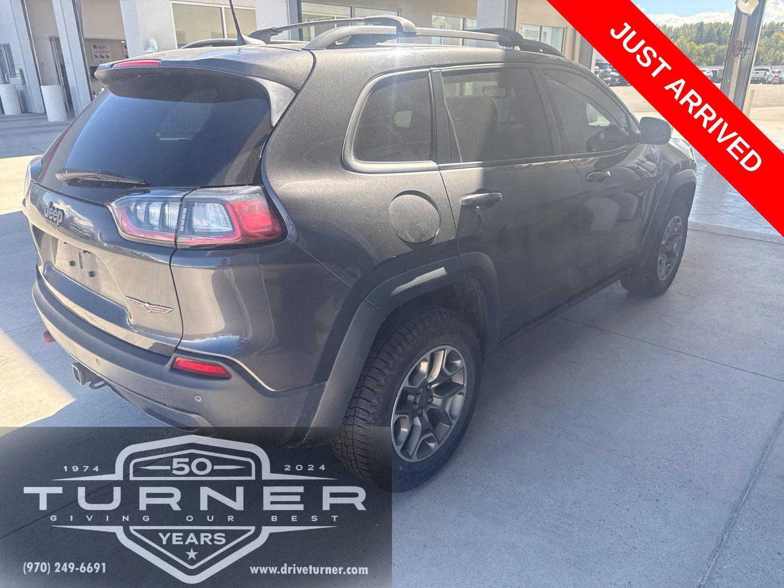 Used 2020 Jeep Cherokee Trailhawk w/ Cold Weather Group AWD/4WD image 4