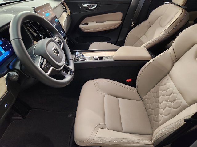 Certified 2026 Volvo XC60 B5 Plus AWD/4WD image 14
