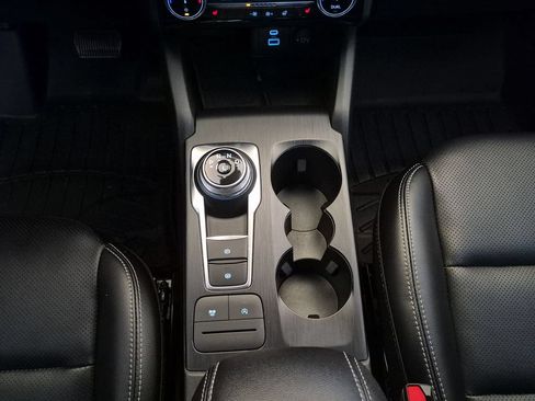 Used 2022 Ford Escape SEL w/ Technology Package AWD/4WD image 13