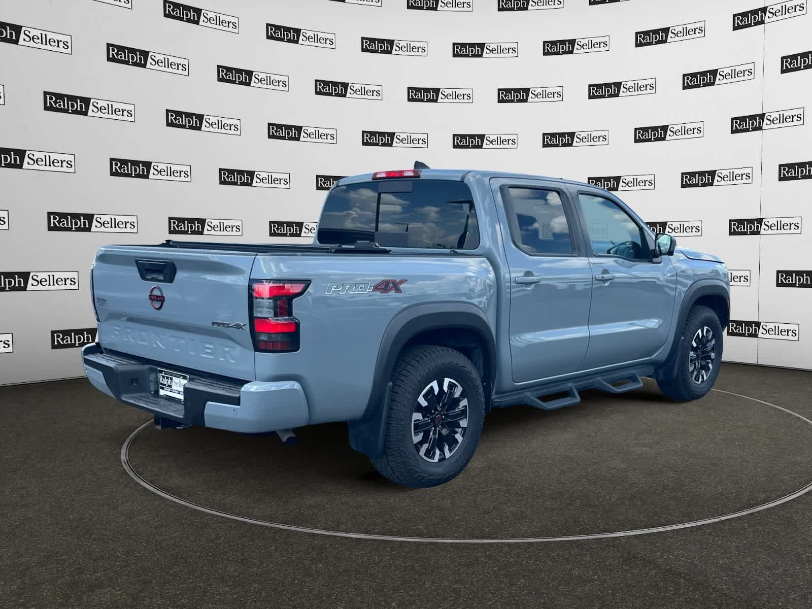 Used 2023 Nissan Frontier PRO-4X w/ Pro Convenience Package AWD/4WD image 6