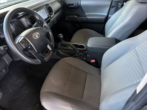 Used 2022 Toyota Tacoma SR image 9