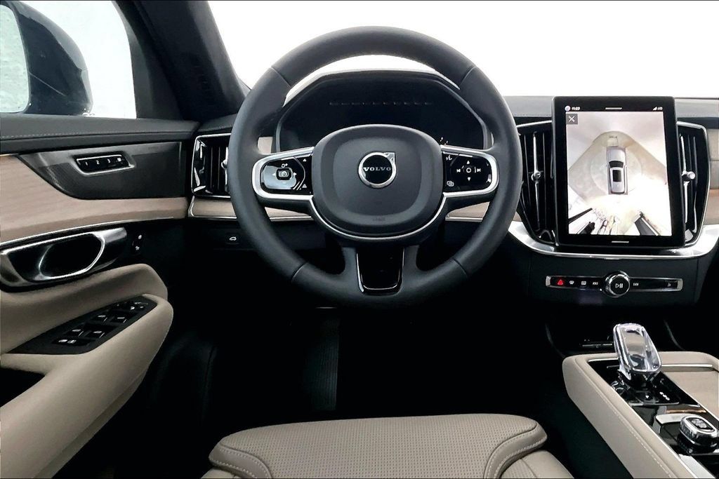 New 2026 Volvo XC90 T8 Plus w/ Protection Package Premier AWD/4WD image 9