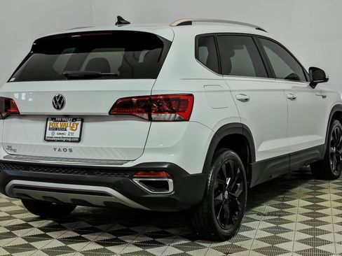 Certified 2023 Volkswagen Taos SE w/ Black Wheel Package FWD image 8