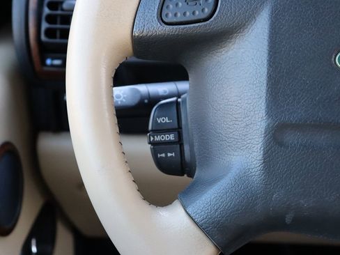 Used 2004 Land Rover Discovery SE image 18