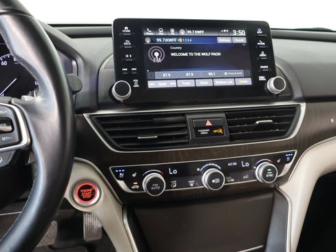 Used 2019 Honda Accord Touring image 5