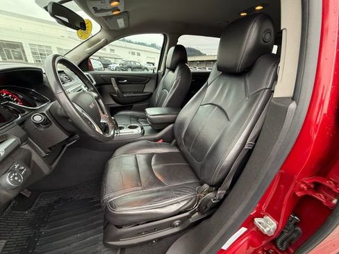 Used 2014 GMC Acadia SLT image 16