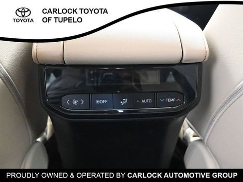 Used 2023 Toyota Highlander XLE image 26