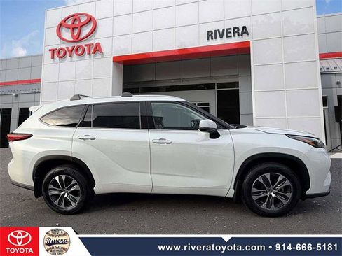 Certified 2022 Toyota Highlander XLE image 4