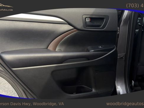 Used 2019 Toyota Highlander Plus image 27
