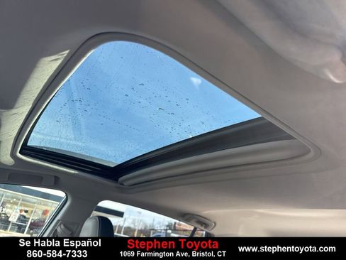 Used 2018 Toyota RAV4 Limited image 23