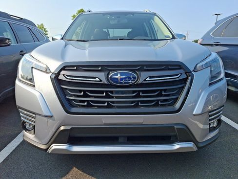 Used 2023 Subaru Forester Touring w/ Popular Package #2 AWD/4WD image 3