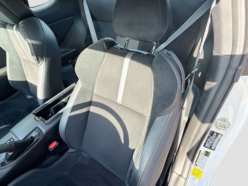 Used 2024 Toyota GR86 Premium image 19