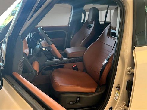New 2026 Land Rover Defender 110 OCTA AWD/4WD image 9