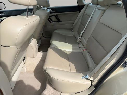 Used 2008 Subaru Outback 3.0R L.L. Bean AWD/4WD image 25