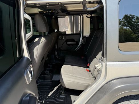 Used 2020 Jeep Wrangler Unlimited Sport S image 33