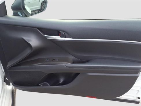 Used 2023 Toyota Camry XSE image 9