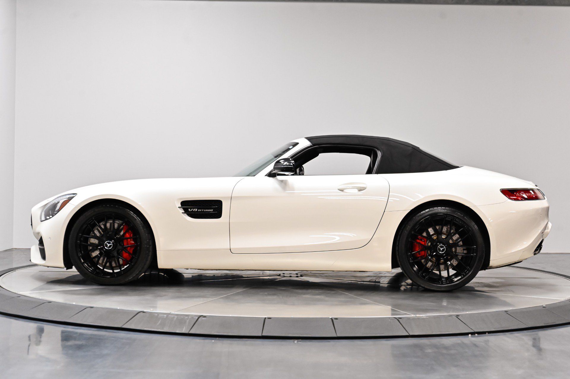Used 2018 Mercedes-Benz AMG GT Roadster image 29