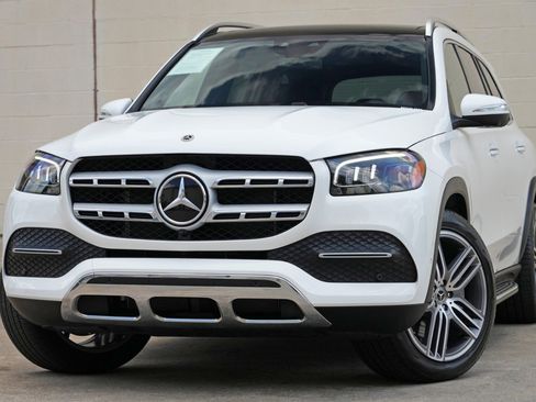 Used 2023 Mercedes-Benz GLS 450 4MATIC image 3
