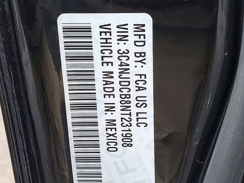 Certified 2022 Jeep Compass Limited image 27