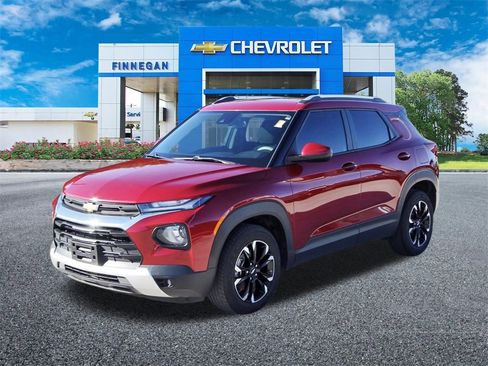 Used 2021 Chevrolet TrailBlazer LT w/ Convenience Package image 3