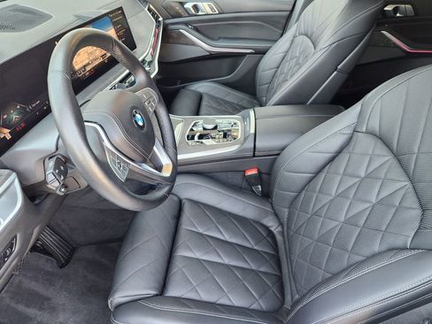 Used 2023 BMW X7 xDrive40i w/ Premium Package AWD/4WD image 13