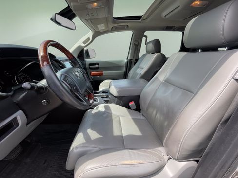 Used 2018 Toyota Sequoia Platinum AWD/4WD image 8
