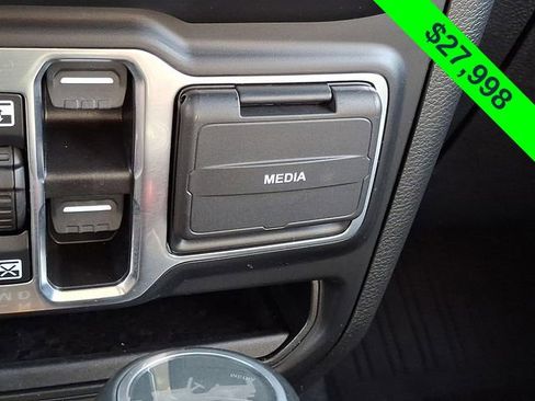 Used 2023 Jeep Wrangler Unlimited Sahara w/ Cold Weather Group AWD/4WD image 27