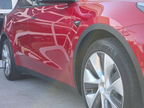 Used 2023 Tesla Model Y Long Range AWD/4WD image 39
