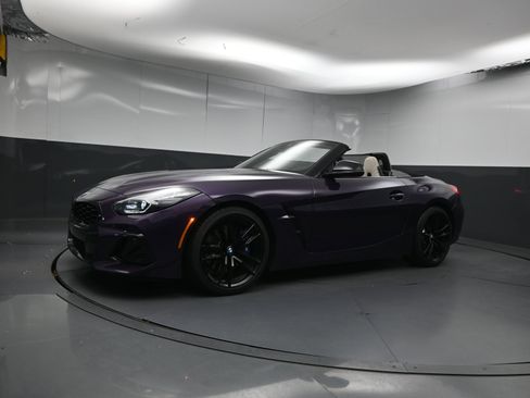Used 2023 BMW Z4 M40i w/ Premium Package image 4
