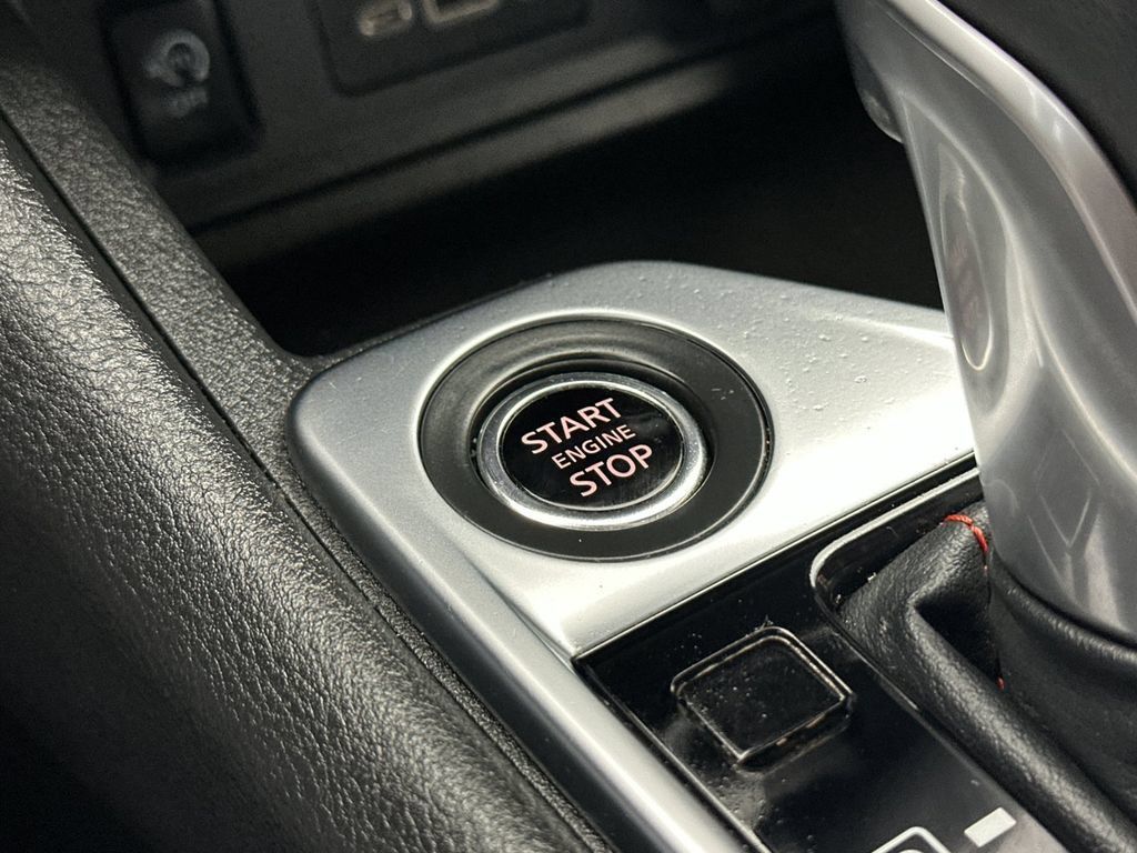 Used 2025 Nissan Sentra SR FWD image 20