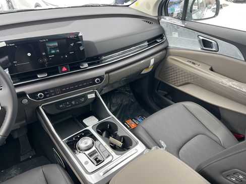 New 2026 Kia Carnival EX image 12